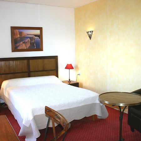 Le Ponant Hotel Pradelles Luaran gambar